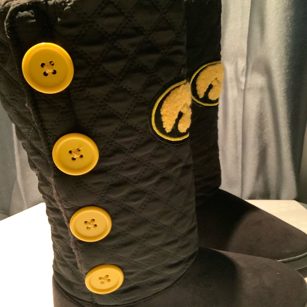 Iowa Hawkeye Fuzzy Quilted Boots